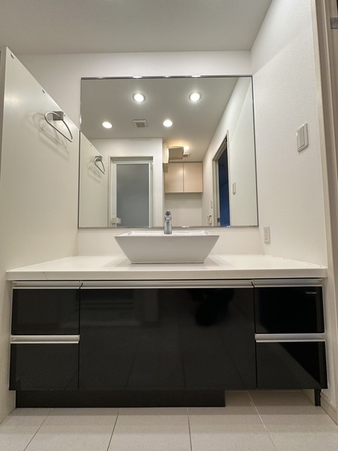 洗面設備　別部屋参考写真です
