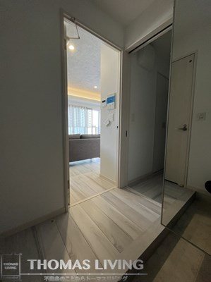 玄関　モデルルーム参考写真です。