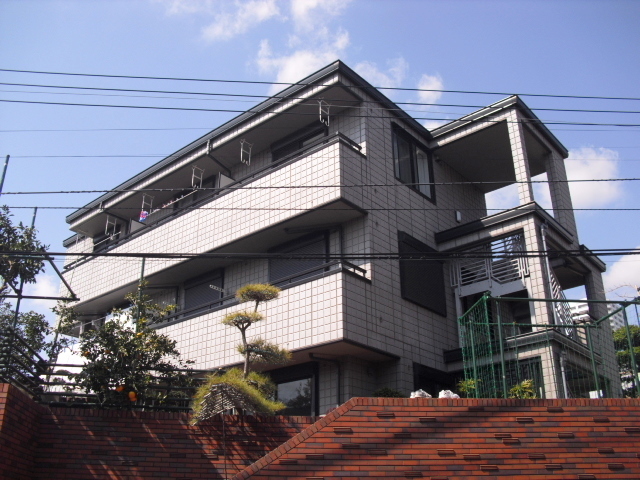 建物外観　南向き高台立地日当り良好　耐震耐火旭化成ヘーベルメゾン