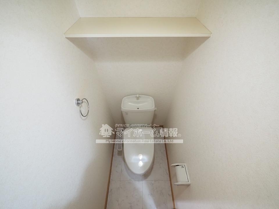 トイレ　※内観写真は805号を引用しており、内装が異なる場合がござい