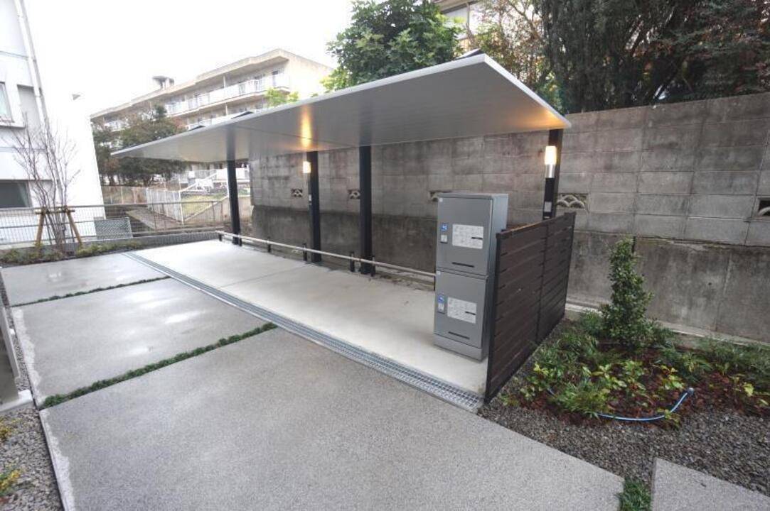 駐車場　駐輪場