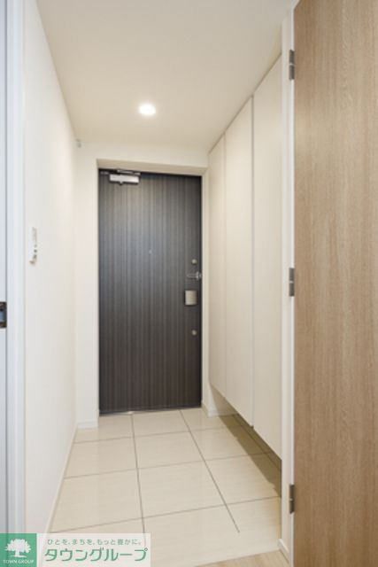 玄関　※写真は同タイプ住戸です。