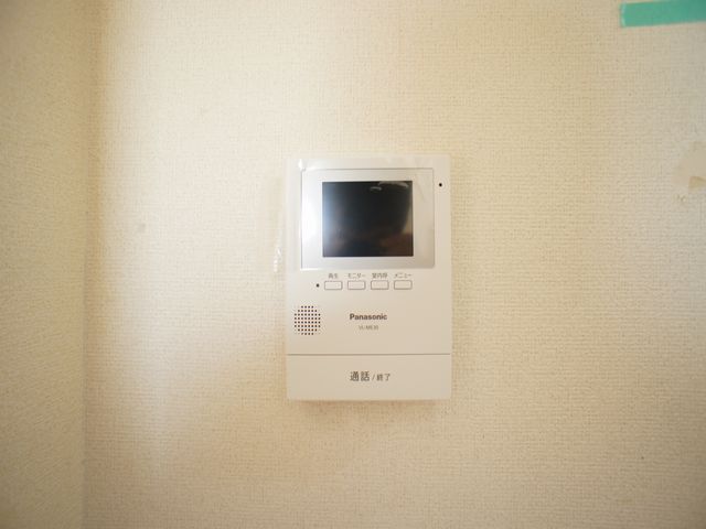 セキュリティ　訪問者の確認ができるTVドアホン付きです♪