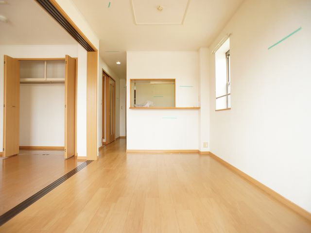 居室・リビング　快適に過ごせるエアコンが付いています♪