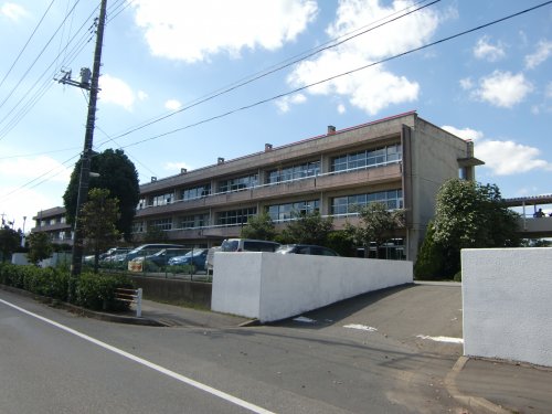 中学校　白井市立南山中学校（中学校）まで820m