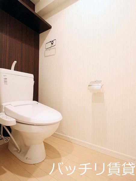 トイレ　＊画像は別部屋の為イメージ、現状を優先いたします