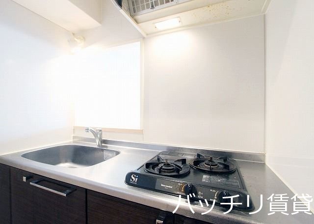 キッチン　＊画像は別部屋の為イメージ、現状を優先いたします