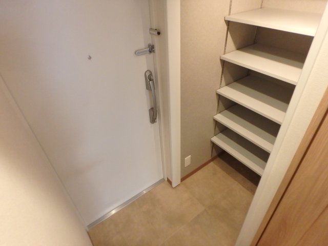玄関　シンプルで使いやすい玄関です