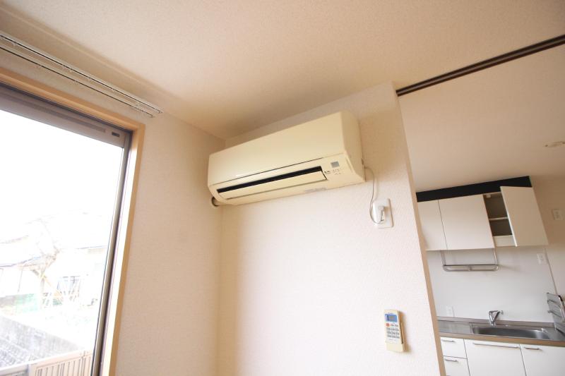 その他設備　洋室6.7帖はエアコン付