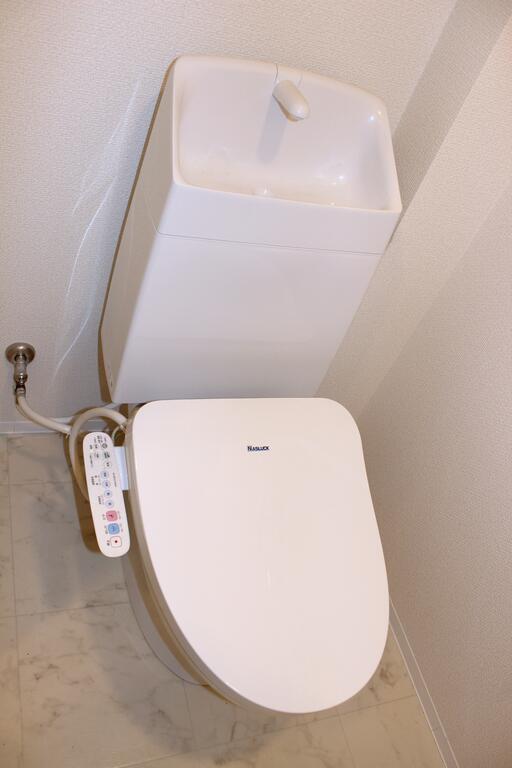 トイレ　シャワートイレ
