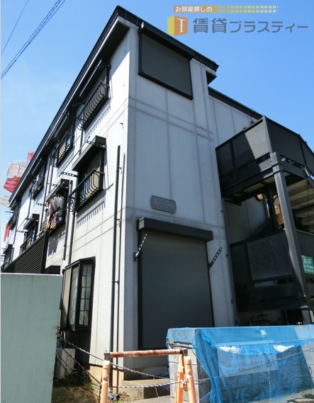 建物外観　駅から近くても静かなエリアですよ…。