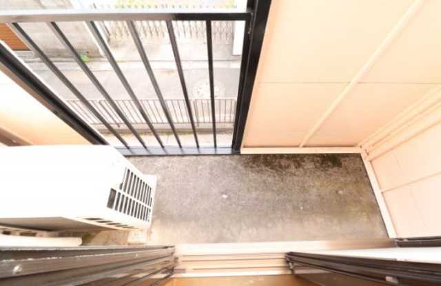 バルコニー　別部屋の参考写真となります。