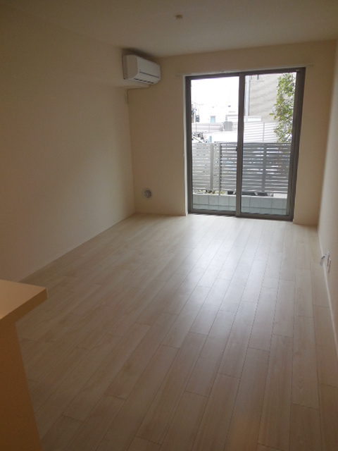 居室・リビング　★明るいフローリングの角部屋です★