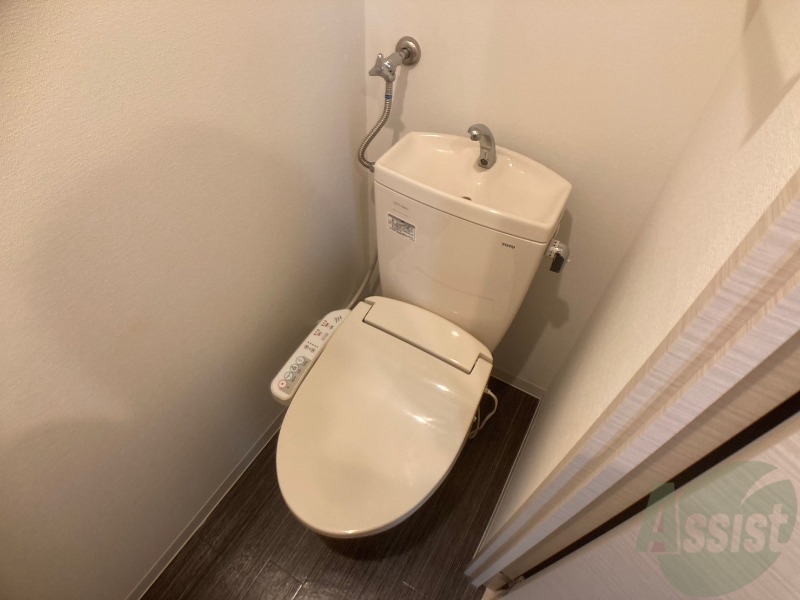 トイレ　シャワートイレになっているので快適です！