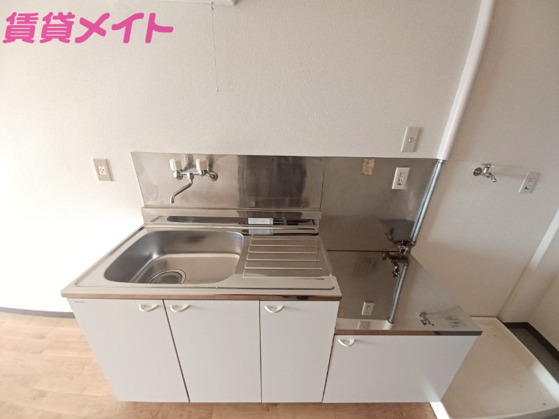 キッチン　別部屋参照。現状優先になります。