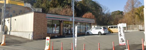 コンビニ　セブンイレブン 富田林梅の里店（コンビニ）まで162m