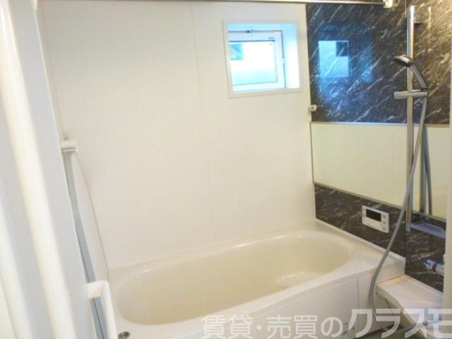バス・シャワールーム　浴室乾燥機＆追焚機能付き広々バスルーム♪