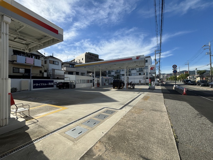 ホームセンター　セルフ逆瀬川SS（ホームセンター）まで240m