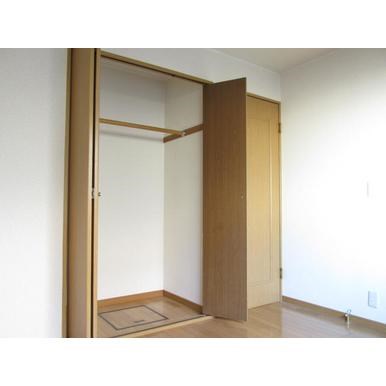 収納　写真は同型物件です。
