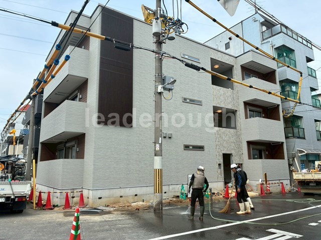 建物外観　建築中