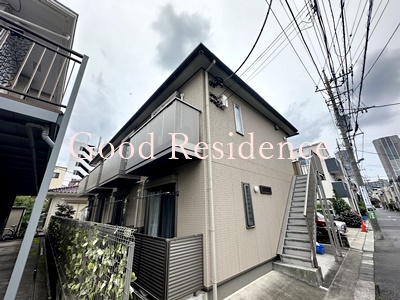 建物外観　【南向き2面採光で明るい！】大型収納完備でお部屋スッキリ♪