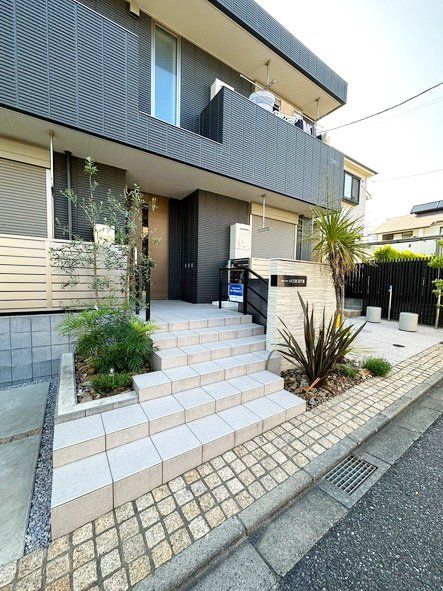 建物外観　エントランス