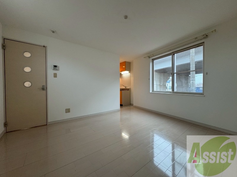 居室・リビング　広くてキレイなお部屋が広がっていて、充実した生活が送れそう。