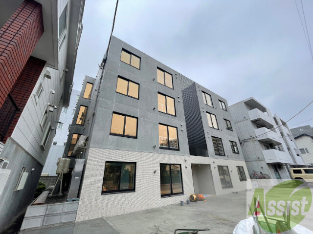 建物外観　札幌市中央区北９条西「Ｍａｊｅｓｔｉｃ　Ｌｉｆｅ札幌桑園」