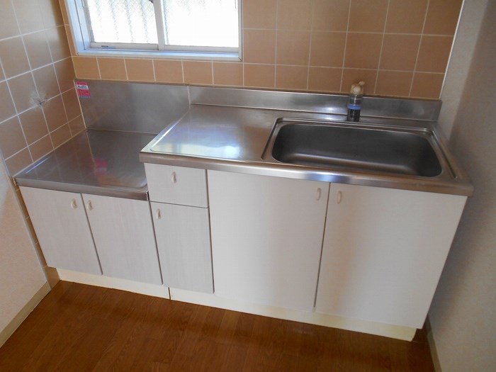 キッチン　同物件別部屋参考写真です