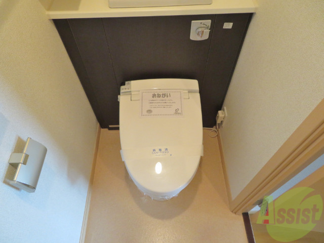 トイレ　ウォシュレット機能がついたトイレです。安心して使用できますね
