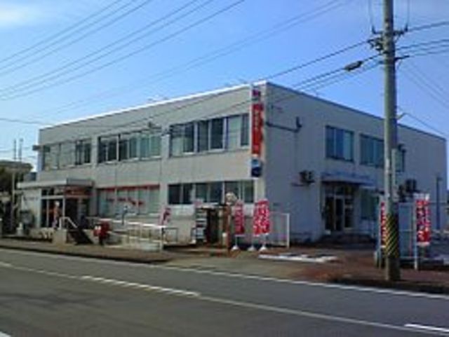 郵便局　越後宮内郵便局（郵便局）まで688m