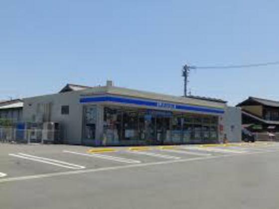 コンビニ　ローソン津城山店（コンビニ）まで317m