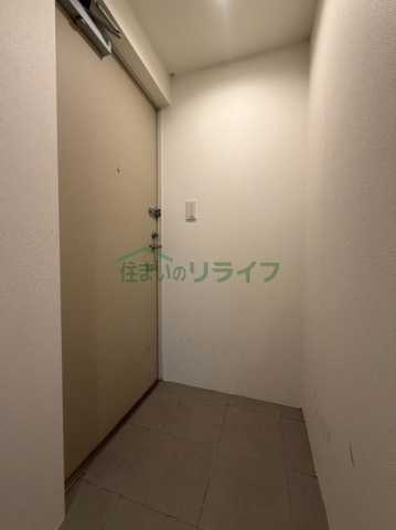 エクサム西新宿の玄関写真