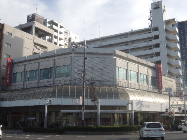 銀行　三菱東京ＵＦＪ銀行（銀行）まで450m