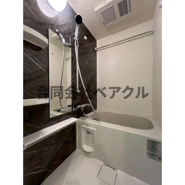 バス・シャワールーム　落ち着いた空間のお風呂です