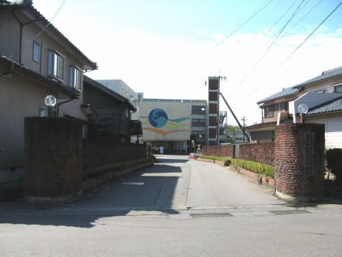 大学・短大　仁愛女子短期大学（大学・短大）まで1800m