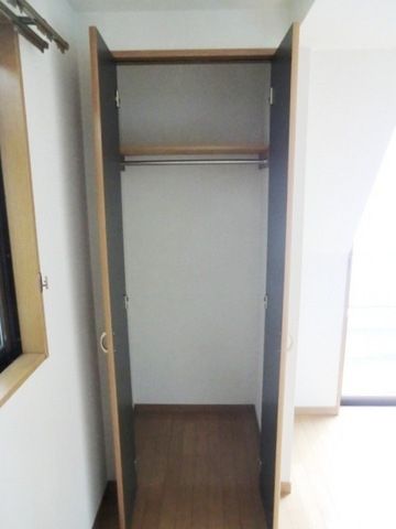 収納　クローゼット完備の洋室