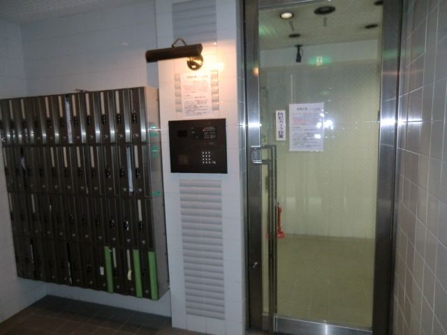 エントランス　オートロックです