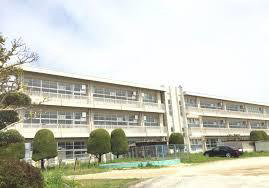 小学校　御笠の森小学校（小学校）まで608m