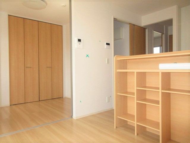 居室・リビング　写真は別の部屋のものです。