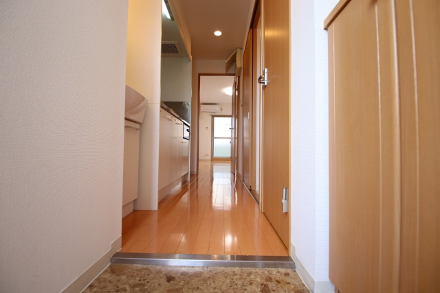 玄関　別部屋の写真です。※現状優先