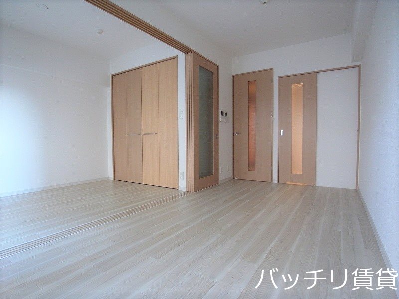 居室・リビング　同マンション別部屋写真のため、現状優先。