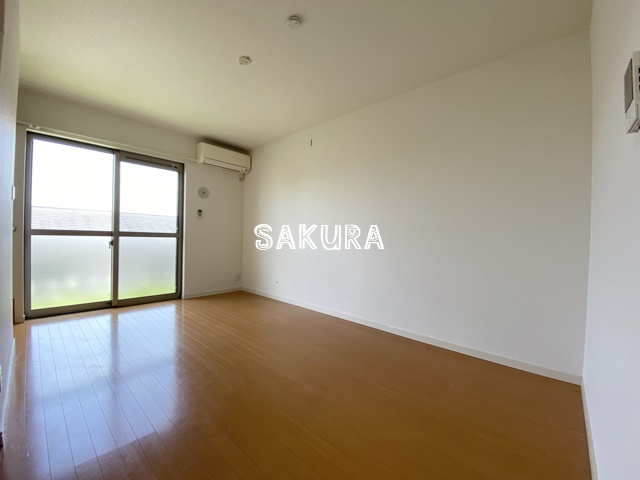 居室・リビング　開放感のあるゆったりとしたお部屋です♪