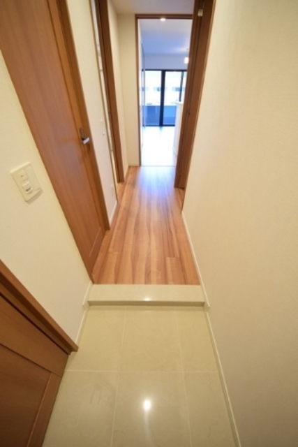 玄関　別部屋写真