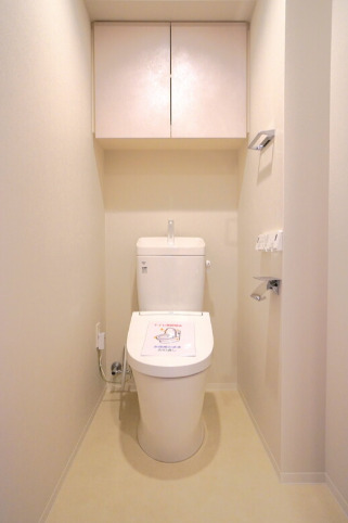 トイレ　※写真は同タイプ住戸です。