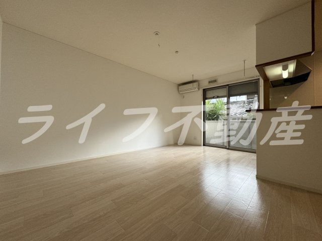 居室・リビング　こちらのリビングで趣味の時間をお楽しみください