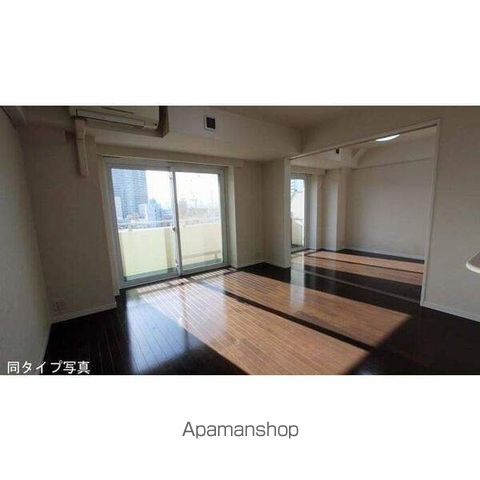 プライムアーバン豊洲の居間写真