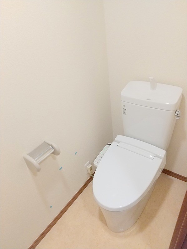 トイレ　※同仕様写真含む