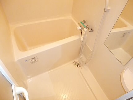 バス・シャワールーム　別号室の参考写真となります。