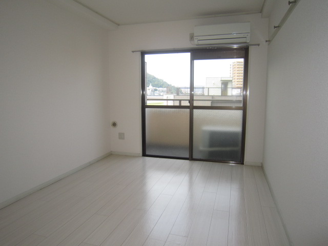 居室・リビング　※写真は別のお部屋のものです。現況を優先させて頂きます。